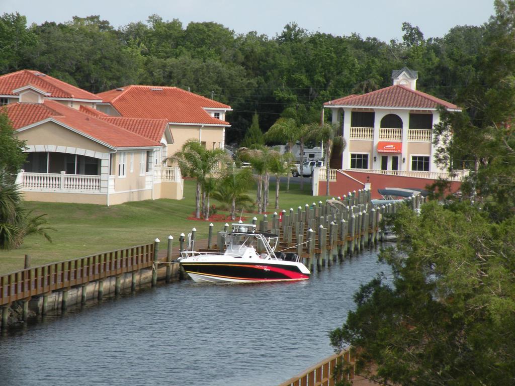Tradewinds Homosassa Marina Resort Стая снимка
