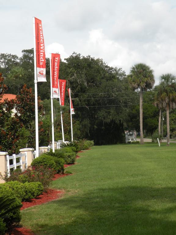 Tradewinds Homosassa Marina Resort Екстериор снимка